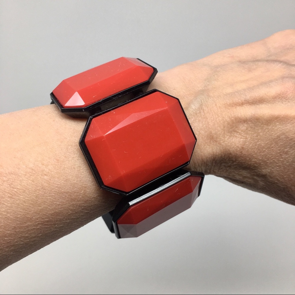 Chunky Wide Cherry Red Black Acrylic Emerald Shape Faceted Stretch Cuff Bracelet